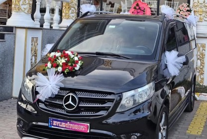 Enjoy the pleasure of spending the day in comfort in our VIP car with its spacious interior on this special day of yours.
